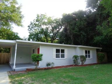 Main picture of 6613 Clayton Ln