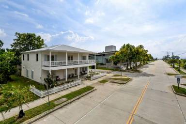 Main picture of 300 Coleman Ave