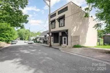 Main picture of 118 W Centerview St