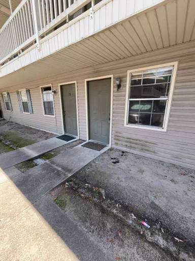 Main picture of 215 Darsey Rd