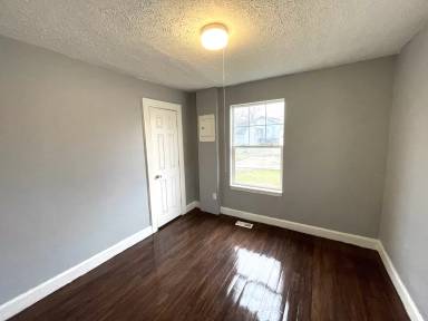 Main picture of 1409 E Tabor St