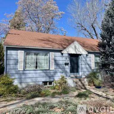 Main picture of 719 S Opal St