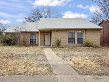 Main picture of 523 English Oak Dr