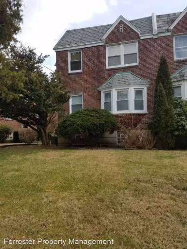 Main picture of 661 W Park Ln