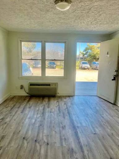 Main picture of 1505 Highway 17