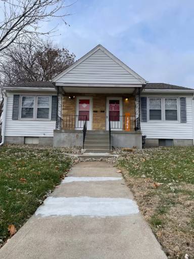 Main picture of 2610 N 60th St