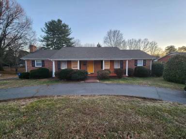 Main picture of 800 Polo Rd