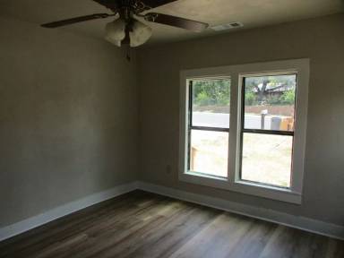 Main picture of 912 Campbell St