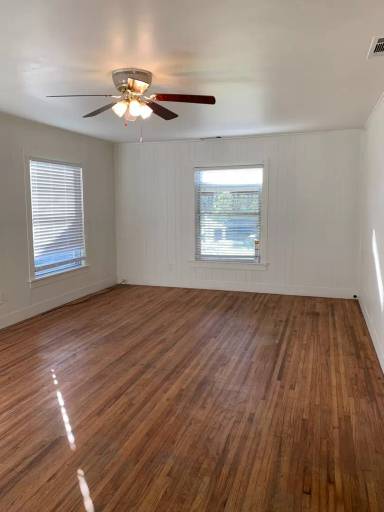 Main picture of 903 Couch St