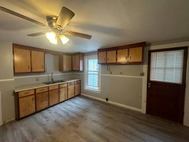 Main picture of 3129 High St
