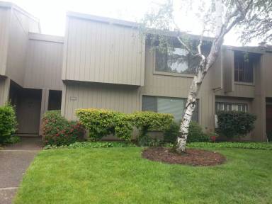 Main picture of 1045 Commons Dr