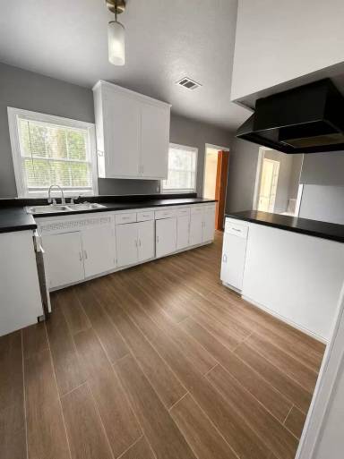 Main picture of 3085 S Willowood Ln