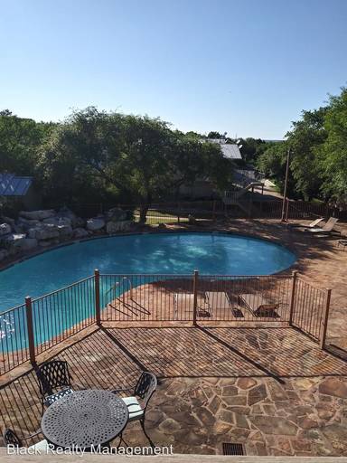 Main picture of Baycliff Apartments