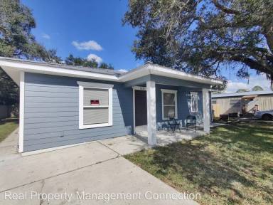 Main picture of 16113 Lauderdale St