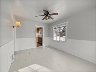 Main picture of 710 W Pershing Blvd