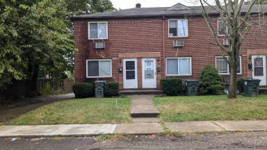 Main picture of 1404 20th St NE