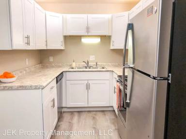 Main picture of Town's Edge Apartments