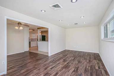 Main picture of 939 San Jacinto Ave