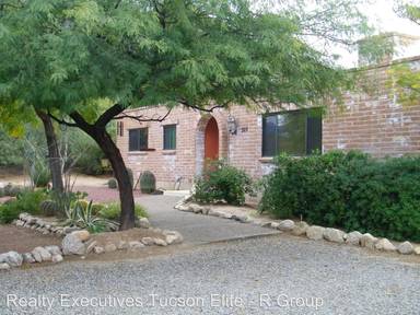 Main picture of 322 E Calle Concordia