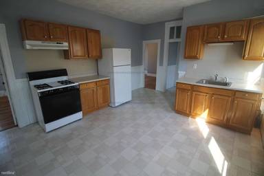 Main picture of 10 Brackett St