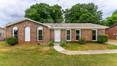 Main picture of 563 Chandler Dr