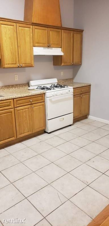 Main picture of 303 Martin Luther King Jr Dr