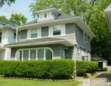 Main picture of 230 N Clemens Ave