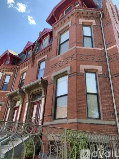 Main picture of 33 Moreland St