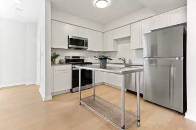 Main picture of 1301 Blue Hill Ave