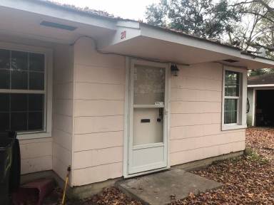 Main picture of 209 E Jordan St