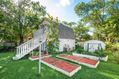 Main picture of 3343 Grafton Ave