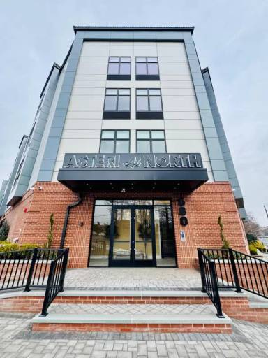 Main picture of 580 North Ave