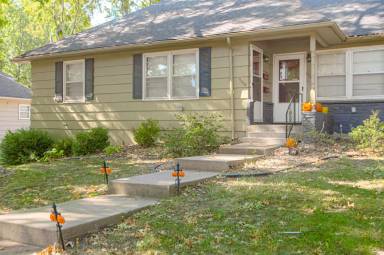 Main picture of 9608 Outlook Dr