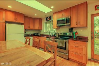 Main picture of 313 Lorraine Dr