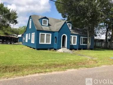 Main picture of 401 Carol St