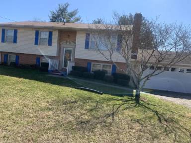 Main picture of 7406 Wood Haven Rd