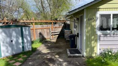 Main picture of 1025 NW 28th St