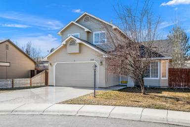 Main picture of 775 N Cygnus Pl