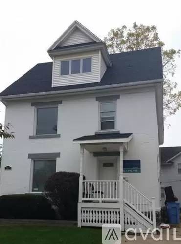 Main picture of 501 N Walnut St