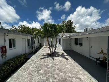 Main picture of 635 NE 8th Ave