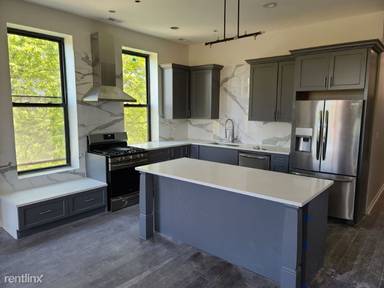 Main picture of 2701 W Thomas St
