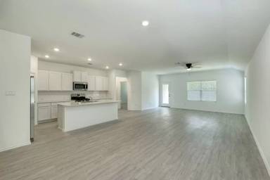 Main picture of 1300 Acorn Oak Dr