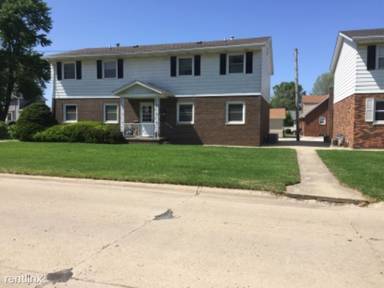 Main picture of 106 E 10th St