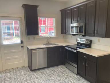 Main picture of 511 E 7th St