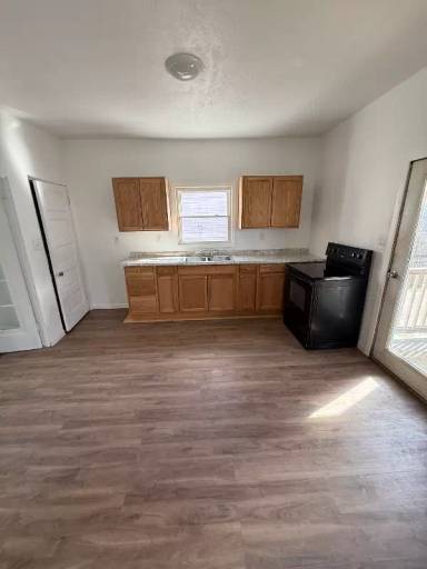 Main picture of 520 Euclid Ave