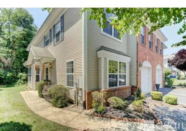 Main picture of 196 Fountayne Ln
