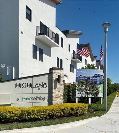 Main picture of Highland at Park Central