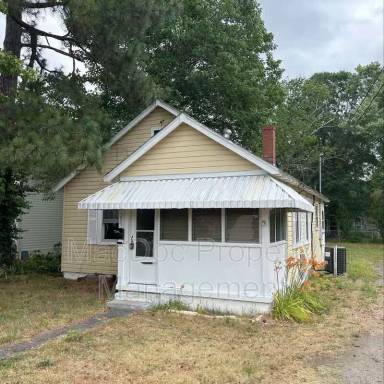 Main picture of 319 Third St