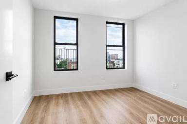 Main picture of 1369 Saint Johns Pl