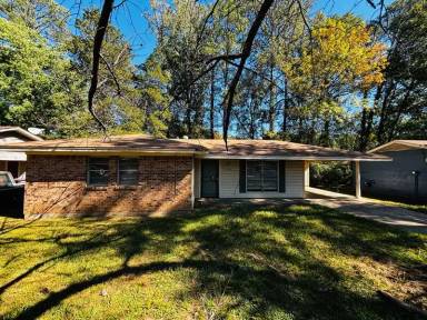 Main picture of 130 E Woodcrest Dr